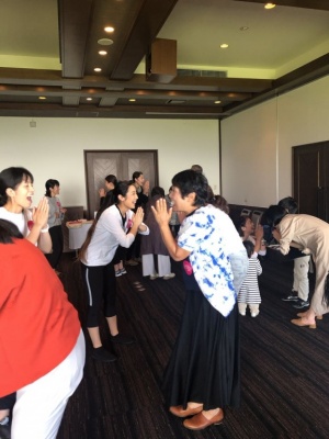 akakura Earth laugh yoga6.jpg